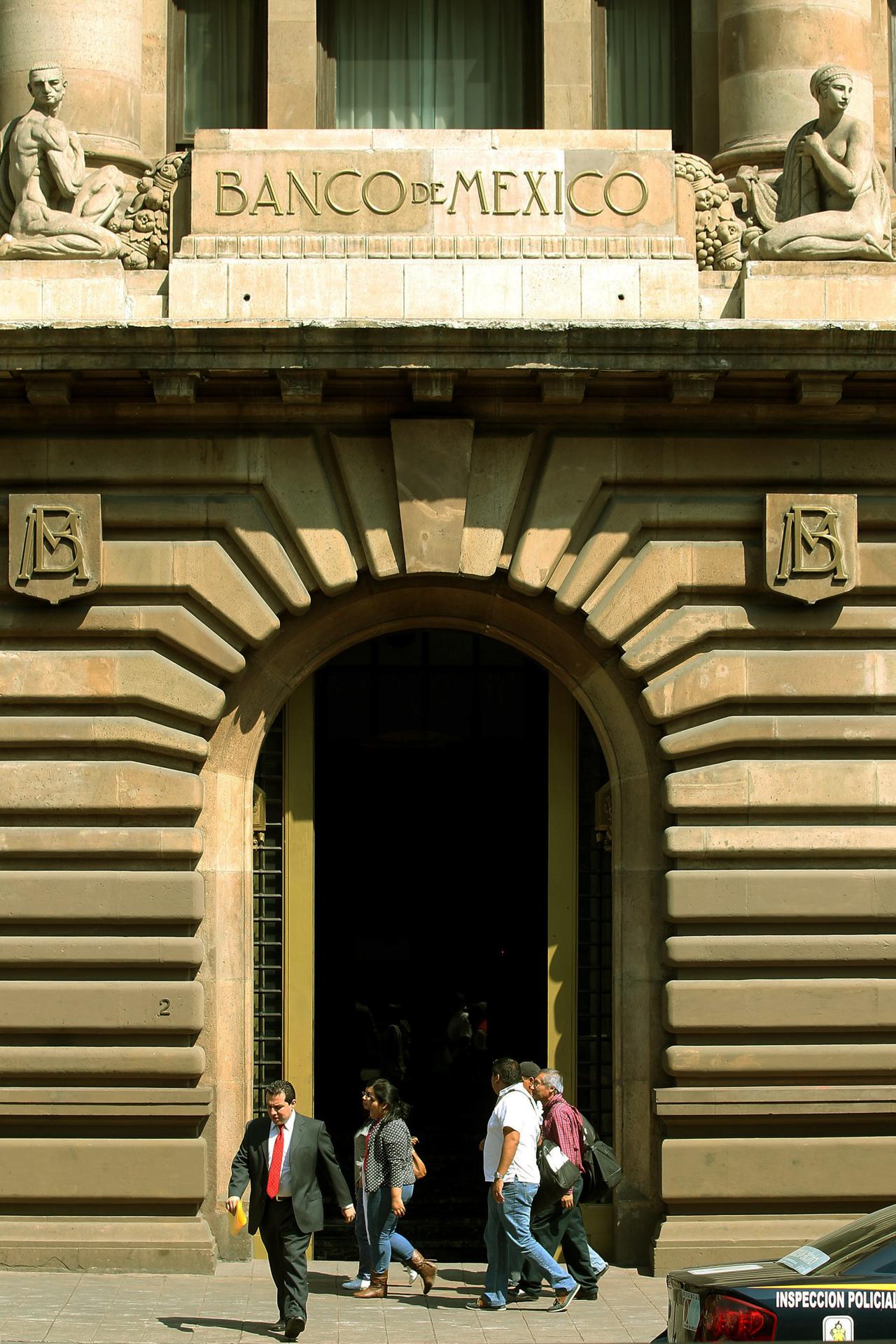 Fotografía de archivo de una vista general del edificio central del Banco de México, en Ciudad de México. EFE/Alex Cruz