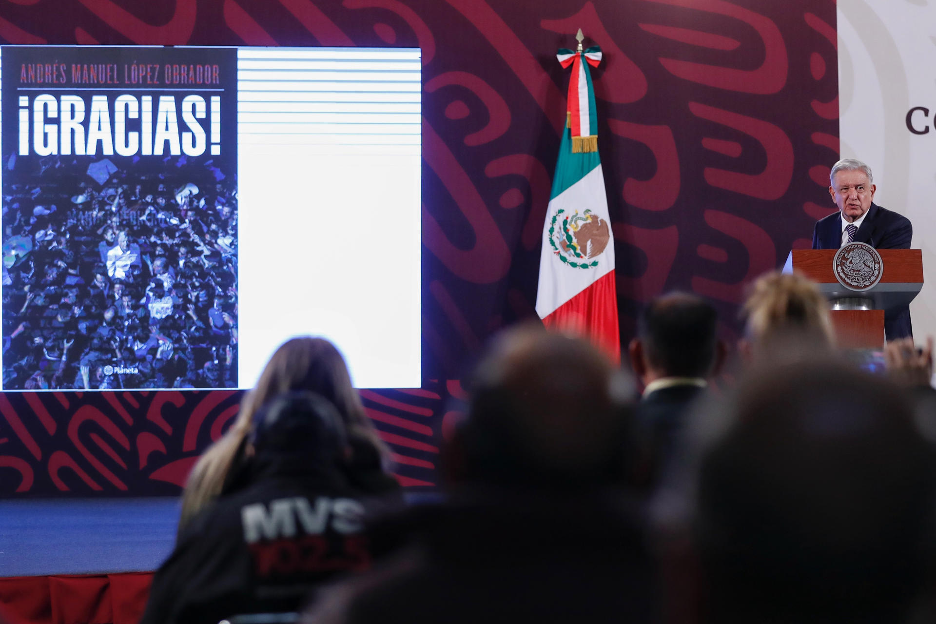 El presidente de México Andrés Manuel López Obrador habla en una rueda de prensa hoy, en Palacio Nacional, en la Ciudad de México (México). EFE/Sáshenka Gutiérrez
