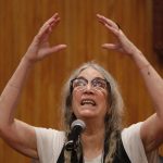 La cantante estadounidense Patti Smith participa en una rueda de prensa este martes, en la Universidad de Guadalajara (UDG), estado Jalisco (México). EFE/ Francisco Guasco