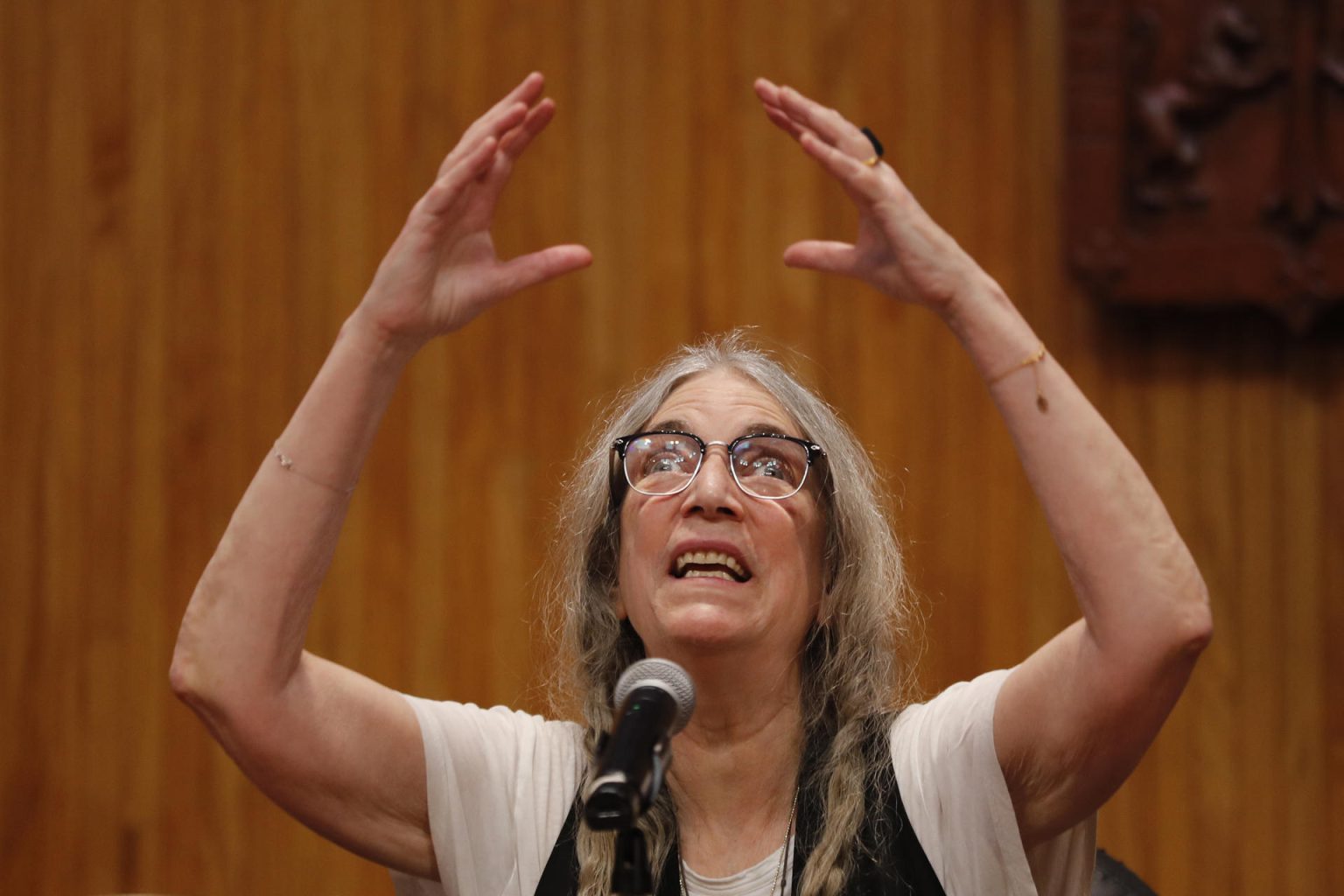 La cantante estadounidense Patti Smith participa en una rueda de prensa este martes, en la Universidad de Guadalajara (UDG), estado Jalisco (México). EFE/ Francisco Guasco