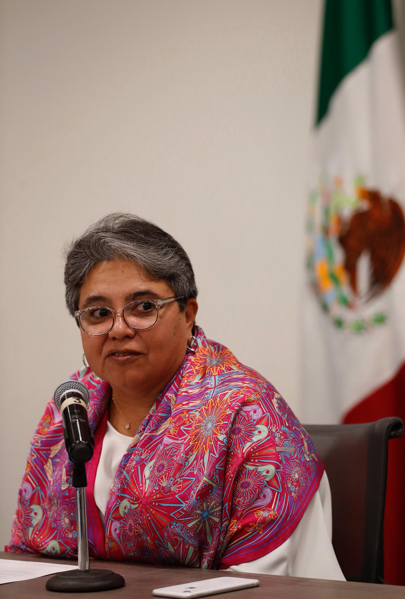 La titular de la Secretaría de Economía (SE), Raquel Buenrostro, habla durante una conferencia de prensa este martes en la Ciudad de México (México). EFE/Sáshenka Gutiérrez