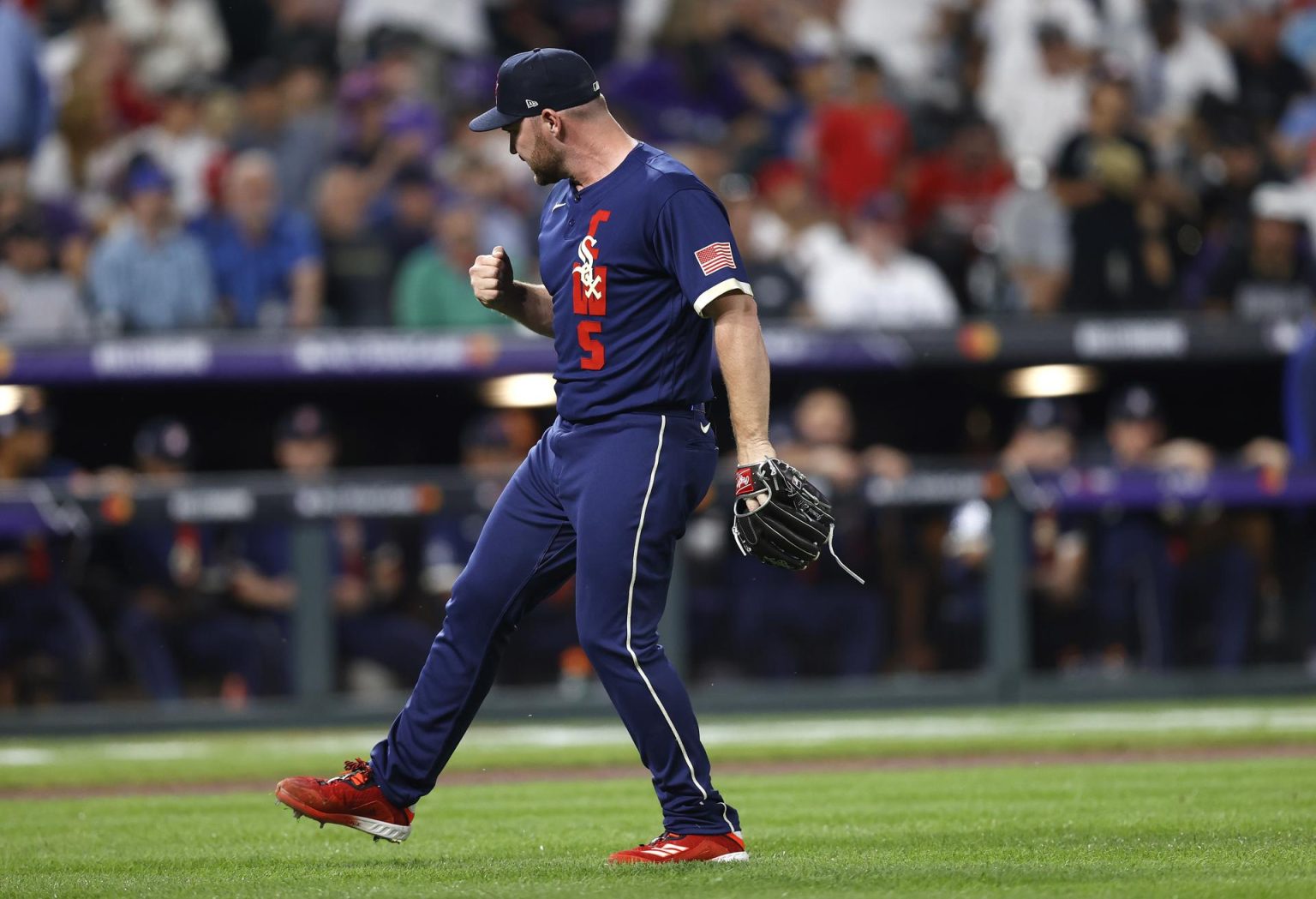 Foto de archivo del relevista Liam Hendriks, durante su etapa como jugador en los Medias Blancas de Chicago. EFE/EPA/JOHN G. MABANGLO