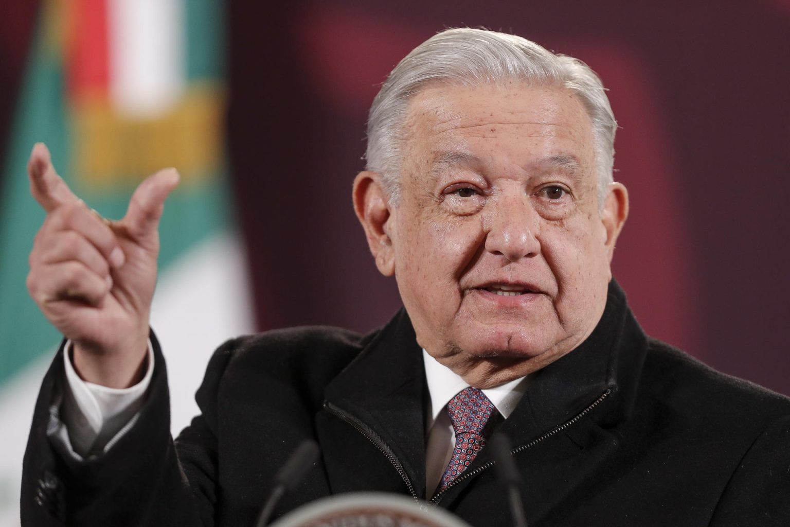 El presidente de México, Andrés Manuel López Obrador, habla durante su rueda de prensa matutina hoy, en el Palacio Nacional de la Ciudad de México (México). EFE/ Isaac Esquivel