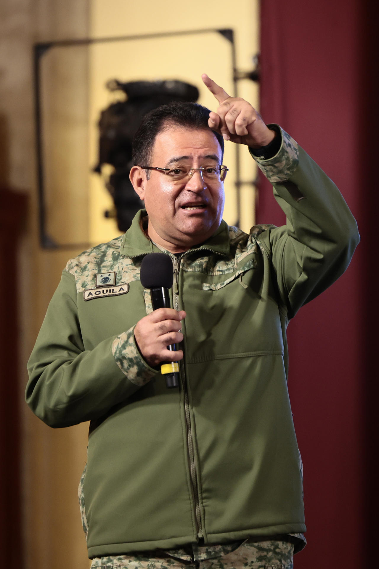 El director general del Tren Maya mexicano, Óscar David Lozano, habla durante una conferencia de prensa matutina en Palacio Nacional hoy, en la Ciudad de México (México). EFE/José Méndez
