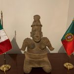 Fotografía cedida este jueves, por la Secretaría de Relaciones Exteriores (SRE), donde se observa una pieza arqueológica devuelta al gobierno de México (México). EFE/Secretaría de Relaciones Exteriores/SOLO USO EDITRORIAL/SOLO DISPONIBLE PARA ILUSTRAR LA NOTICIA QUE ACOMPAÑA (CRÉDITO OBLIGATORIO)