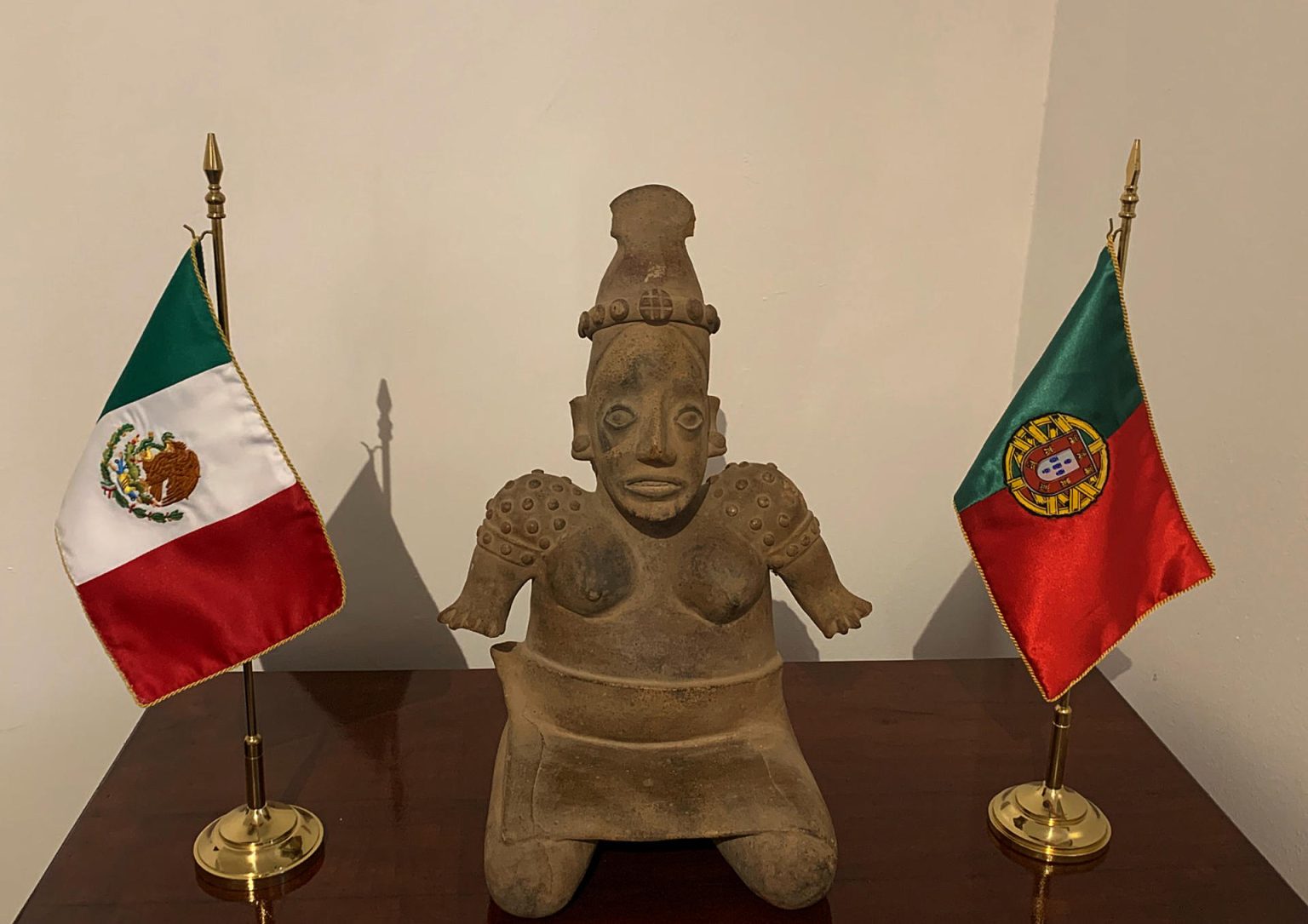 Fotografía cedida este jueves, por la Secretaría de Relaciones Exteriores (SRE), donde se observa una pieza arqueológica devuelta al gobierno de México (México). EFE/Secretaría de Relaciones Exteriores/SOLO USO EDITRORIAL/SOLO DISPONIBLE PARA ILUSTRAR LA NOTICIA QUE ACOMPAÑA (CRÉDITO OBLIGATORIO)