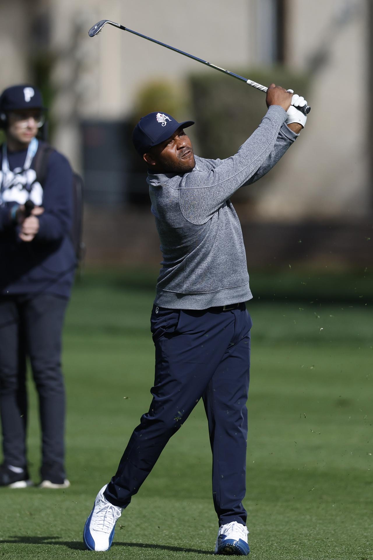 El estadounidense Harold Varner III en acción durante la primera ronda del LIV Golf Las Vegas, Nevada (EE.UU.), este 8 de febrero de 2024. EFE/EPA/Caroline Brehman