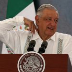 El Presidente de México, Andrés Manuel López Obrador, habla durante una rueda de prensa este jueves en Cancún (México). EFE/ Alonso Cupul