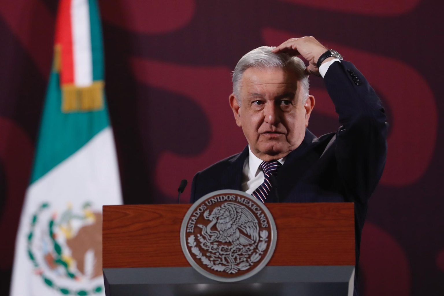 El Presidente de México, Andrés Manuel López Obrador, participa hoy, durante una rueda de prensa matutina en Palacio Nacional en Ciudad de México (México). EFE/Sáshenka Gutiérrez