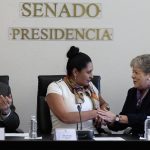 Fotografía de archivo de la presidenta del Senado, Ana Lilia Rivera (c). EFE/ José Méndez