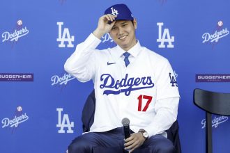 El jugador de béisbol Shohei Ohtani, durante su presentación como nuevo jugador de Los Angeles Dodgers. EFE/EPA/ARCHIVO/CAROLINE BREHMAN