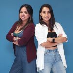 Alejandra Crail (d) y Daniela Guazo (i), periodistas del periódico El Universal. El trabajo mexicano 'Depredadores en las aulas', publicado en El Universal en alianza con Connectas, ha obtenido este jueves el Premio Rey de España de Periodismo de Cooperación Internacional y Acción Humanitaria por describir la "realidad terrorífica" de los niños y adolescentes que son víctimas de delitos sexuales cometidos por personal de sus escuelas. EFE