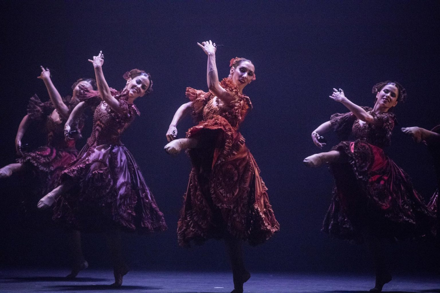 Fotografía promocional sin fecha cedida por el Ballet Nacional de España (BNE) donde se muestra un momento del espectáculo 'Invocación' presentado en el Teatro Villamarta en Jerez (España). EFE/Javier Fergo/Ballet Nacional de España /SOLO USO EDITORIAL /NO VENTAS /SOLO DISPONIBLE PARA ILUSTRAR LA NOTICIA QUE ACOMPAÑA /CRÉDITO OBLIGATORIO