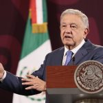 El presidente de México, Andrés Manuel López Obrador, habla durante su conferencia de prensa matutina hoy, en el Palacio Nacional de la Ciudad de México (México).  EFE/ José Méndez