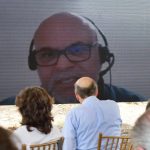 Fotografía de archivo del exjefe paramilitar Salvatore Mancuso participando de manera virtual de un homenaje a víctimas en los antiguos hornos crematorios de Juan Frío, Norte de Santander (Colombia). EFE/Mario Caicedo