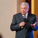 El presidente de México Andrés Manuel López Obrador habla durante una conferencia de prensa matutina hoy, en Palacio Nacional de la Ciudad de México (México). EFE/ Isaac Esquivel