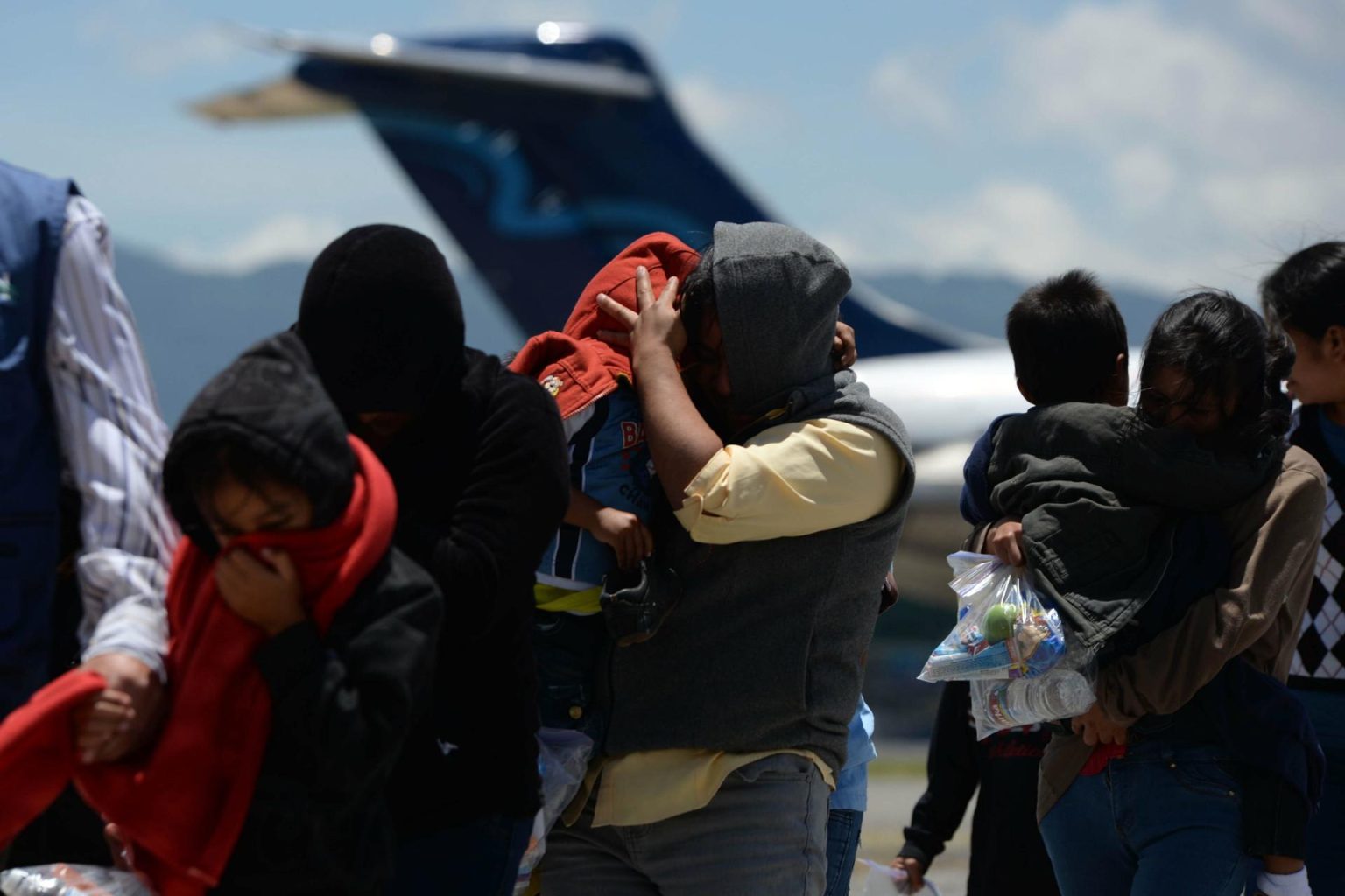 Washington ha estado alertando de que migrantes cubanos y haitianos usan los vuelos chárter hacia Nicaragua para emprender un viaje por tierra hasta la frontera de México con Estados Unidos. Imagen de archivo. EFE/Esteban Biba