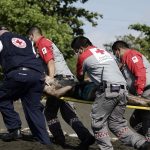 Un portavoz de la Cruz Roja dijo a EFE que atendió a los 7 migrantes que lograron salir del río por sus propios medios, pero ninguno necesitó traslado a un centro médico y hay dos desaparecidas. Fotografía de archivo. EFE/Jeffrey Arguedas