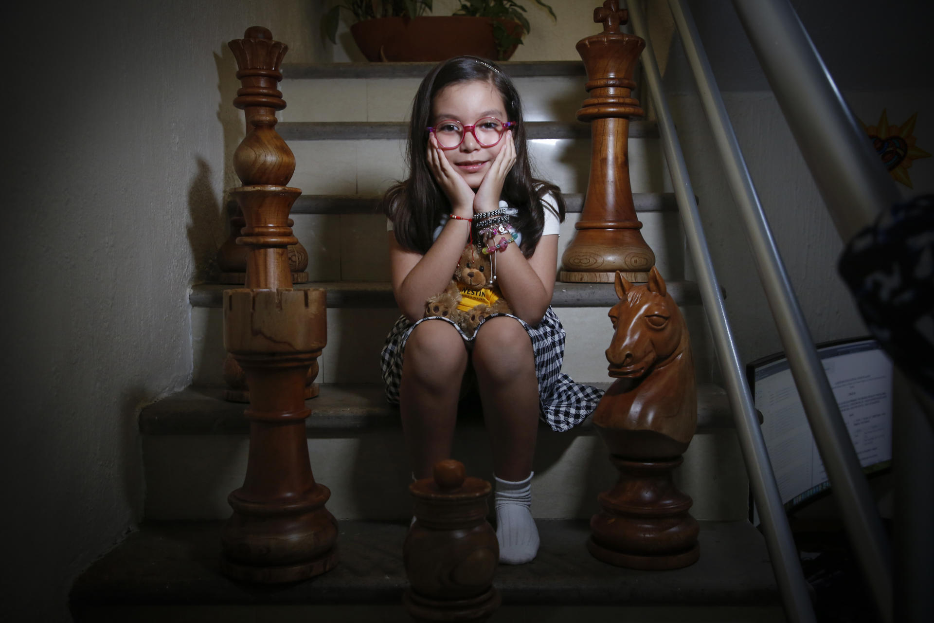 Alondra Bagatella posa para fotos durante una entrevista con EFE el 27 de febrero de 2024, en la ciudad de Guadalajara, Jalisco (México). EFE/ Francisco Guasco
