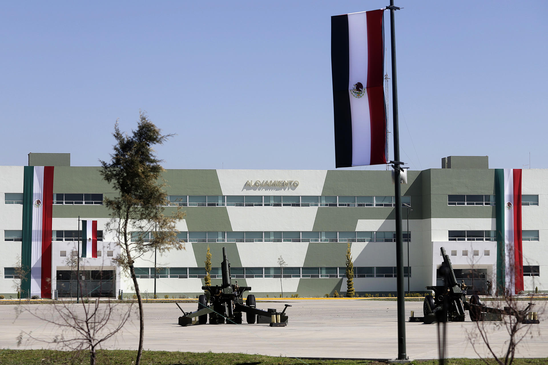 Fotografía de las instalaciones de un complejo de la Industria Militar durante su inauguración este lunes, en el municipio Oriental, estado de Puebla (México). EFE/ Hilda Ríos
