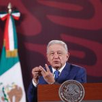 El presidente de México, Andrés Manuel López Obrador, habla durante su rueda de prensa matutina hoy, en el Palacio Nacional en la Ciudad de México (México). EFE/ Sáshenka Gutiérrez