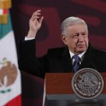 El presidente de México, Andrés Manuel López Obrador, participa este martes, durante una rueda de prensa matutina en Palacio Nacional de la Ciudad de México (México). EFE/ Mario Guzmán