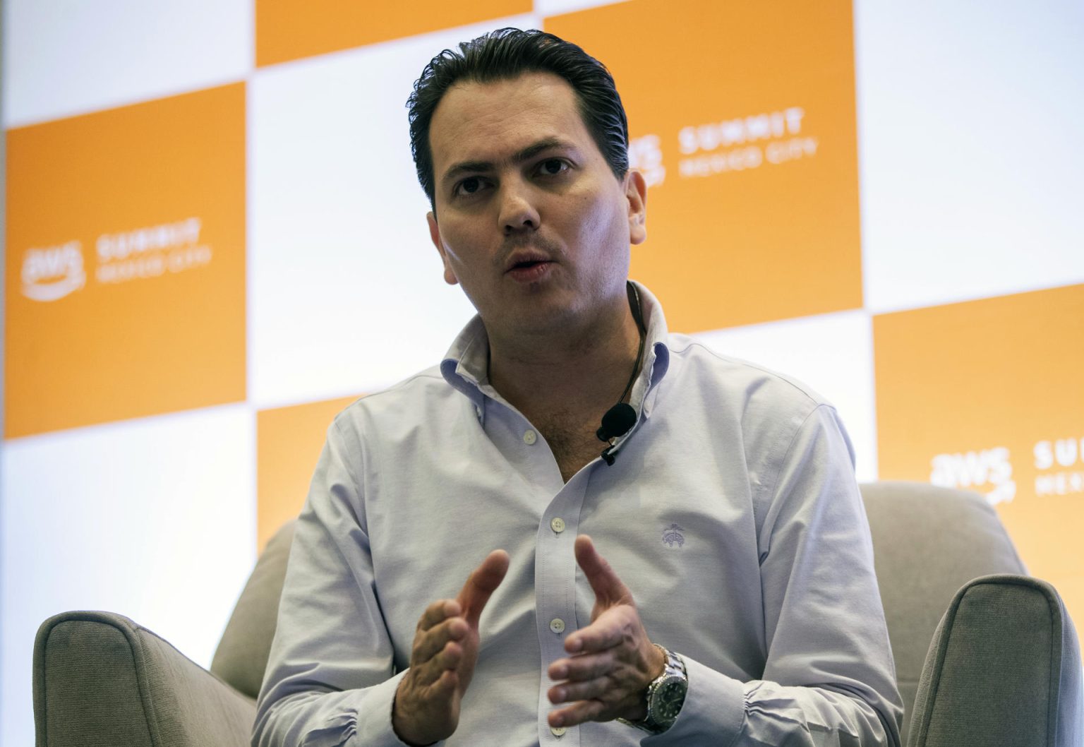 Imagen de archivo del director de Amazon Web Services (AWS) México, Rubén Mugártegui, durante el AWS Summit 2023 en Ciudad de México (México). EFE/Isaac Esquivel