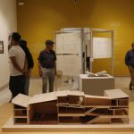 Visitantes observan la muestra “Arquitectos y Muralistas. Casas estudio del siglo 20 en México”, el 8 de febrero de 2024, exhibida en el Museo de las Artes (MUSA), de la ciudad de Guadalajara en Jalisco (México). EFE/ Francisco Guasco