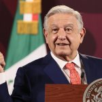 El presidente de México, Andrés Manuel López Obrador, habla durante su conferencia de prensa matutina este lunes, en el Palacio Nacional de la Ciudad de México (México). EFE/ José Méndez