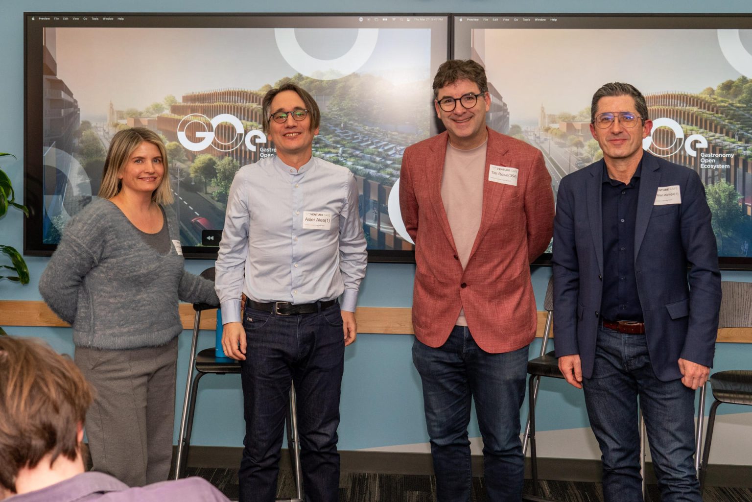 Desde la izquierda, Denyse Medlenka, COO de CIC; Asier Alea, director de Global Development de BCC; Tim Rowe, CEO de CIC, y Joxe Mari Aizega, gerente general de BCC, posan durante la conferencia Ecosystem de un evento organizado por el Basque Culinary Center (BCC) en alianza con Cambridge Innovation Center (CIC), este jueves en Boston (Estados Unidos). EFE/ Jehovagni Santana