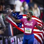 El estadounidense Noah Lyles tras la carrera de los 60 metros en el mundial de atletismo de Glasglow. EFE/EPA/MICHAEL BUHOLZER