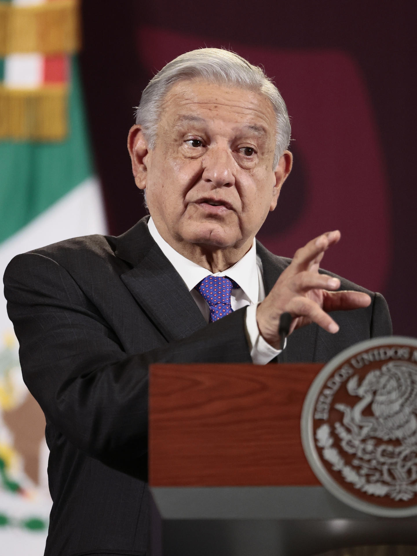 El presidente de México, Andrés Manuel López Obrador, participa durante su conferencia de prensa matutina en Palacio Nacional, este martes en la Ciudad de México (México). EFE/José Méndez