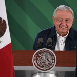 Fotografía cedida por la presidencia de México, del mandatario mexicano, Andrés Manuel López Obrador, durante una rueda de prensa este jueves, en la ciudad de Méxicali, en Baja California (México). EFE/ Presidencia de México SÓLO USO EDITORIAL/SÓLO DISPONIBLE PARA ILUSTRAR LA NOTICIA QUE ACOMPAÑA (CRÉDITO OBLIGATORIO)