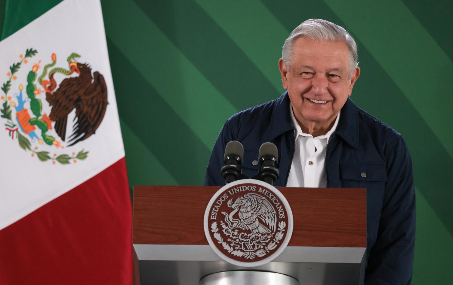 Fotografía cedida por la presidencia de México, del mandatario mexicano, Andrés Manuel López Obrador, durante una rueda de prensa este jueves, en la ciudad de Méxicali, en Baja California (México). EFE/ Presidencia de México SÓLO USO EDITORIAL/SÓLO DISPONIBLE PARA ILUSTRAR LA NOTICIA QUE ACOMPAÑA (CRÉDITO OBLIGATORIO)