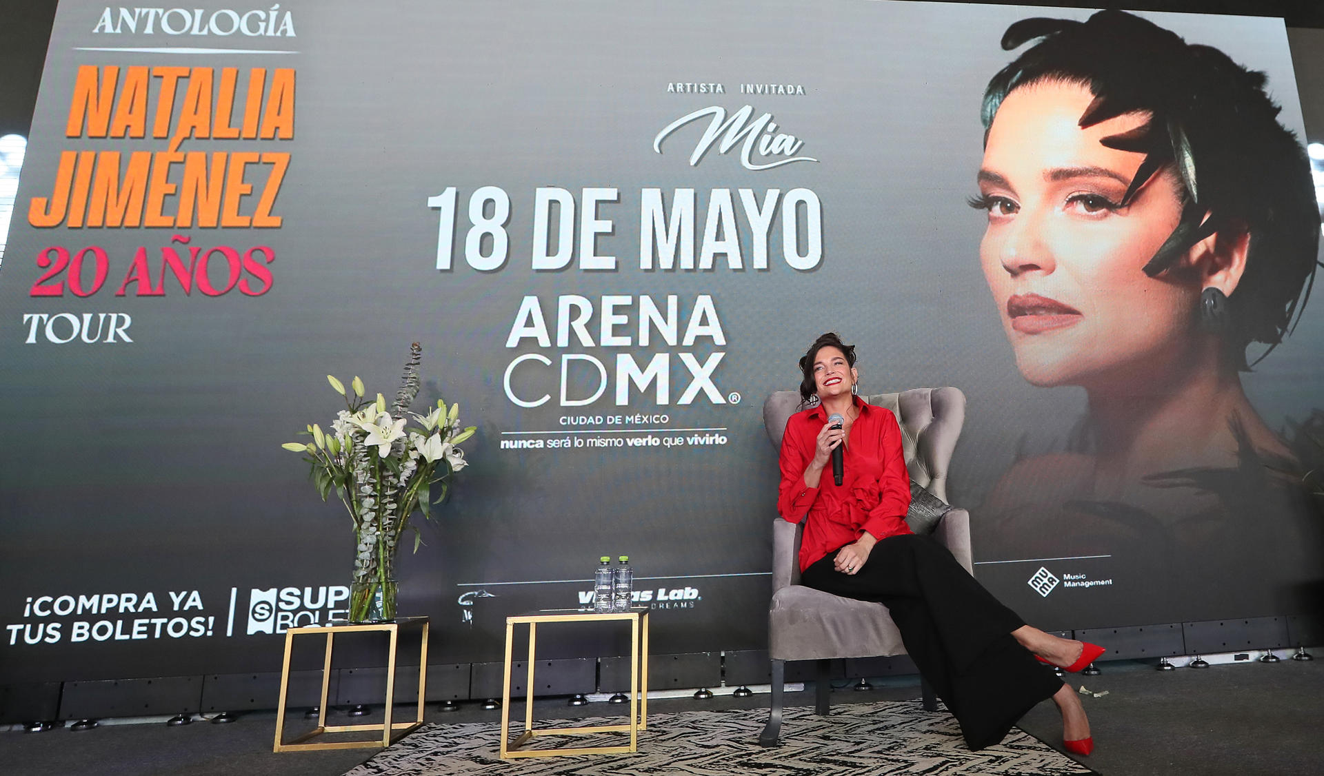 La cantante española Natalia Jiménez habla durante una rueda de prensa este miércoles, en la Arena Ciudad de México (México). EFE/Mario Guzmán
