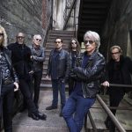 Fotografía cedida por Mark Seliger donde aparece la banda de rock estadounidense Bon Jovi quien anunció este jueves que lanzará un nuevo disco titulado "Forever" el próximo 7 de junio y ofreció como aperitivo el primer sencillo, "Legendary", con letras románticas y un videoclip ambientado en una pradera cósmica. EFE/Mark Seliger /SOLO USO EDITORIAL /NO VENTAS /SOLO DISPONIBLE PARA ILUSTRAR LA NOTICIA QUE ACOMPAÑA /CRÉDITO OBLIGATORIO