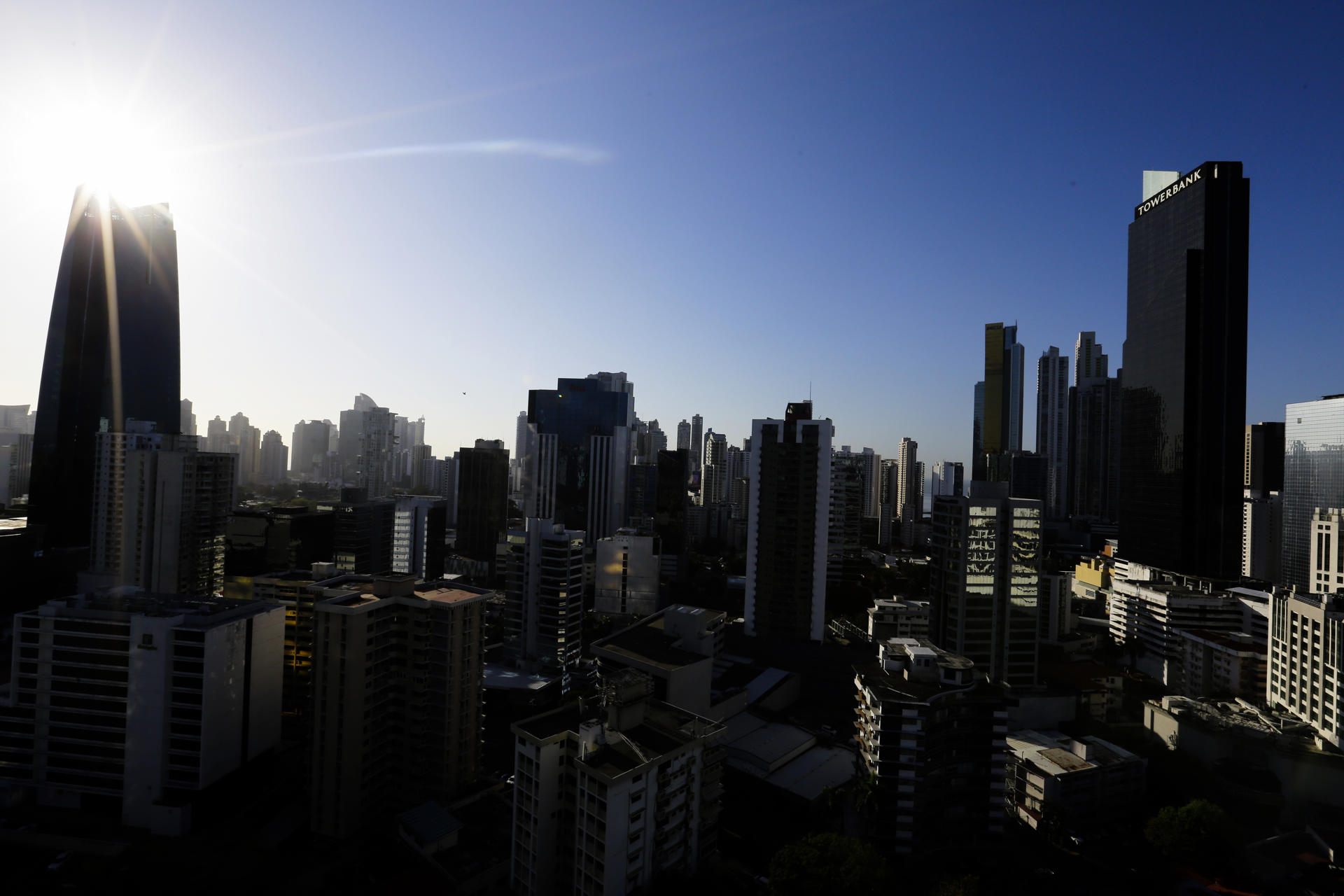 Vista general este martes de la Ciudad de Panamá (Panamá). EFE/ Carlos Lemos
