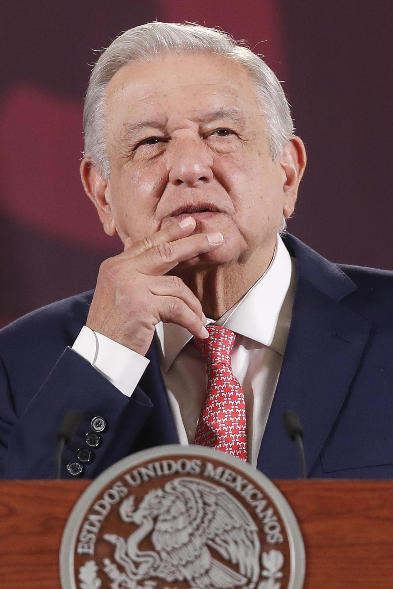 El presidente de México Andrés Manuel López Obrador habla durante una conferencia de prensa matutina este martes, en Palacio Nacional, en Ciudad de México (México). EFE/ Isaac Esquivel
