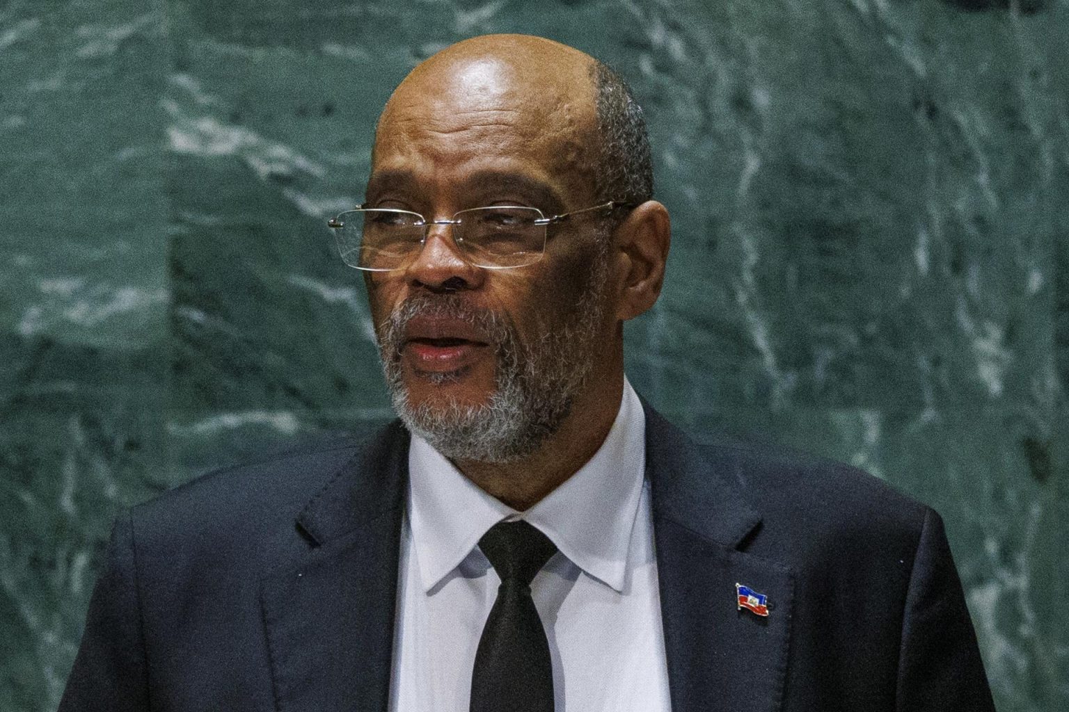 Fotografía de archivo fechada el 22 de septiembre de 2023 del Primer Ministro de Haití, Ariel Henry, durante el 78º período de sesiones de la Asamblea General de las Naciones Unidas en la Sede de las Naciones Unidas en Nueva York (EE. UU).  primer ministro Ariel Henry, un prestigioso neurocirujano que asumió hace 30 meses la jefatura de Gobierno en Haití, no ha podido poner freno a la grave crisis en la empobrecida nación, azotada aún más desde el jueves pasado por la violencia extrema de las bandas, sin que por el momento se conozca su paradero. EFE/ Sarah Yenesel NO SALES EPA ZONE