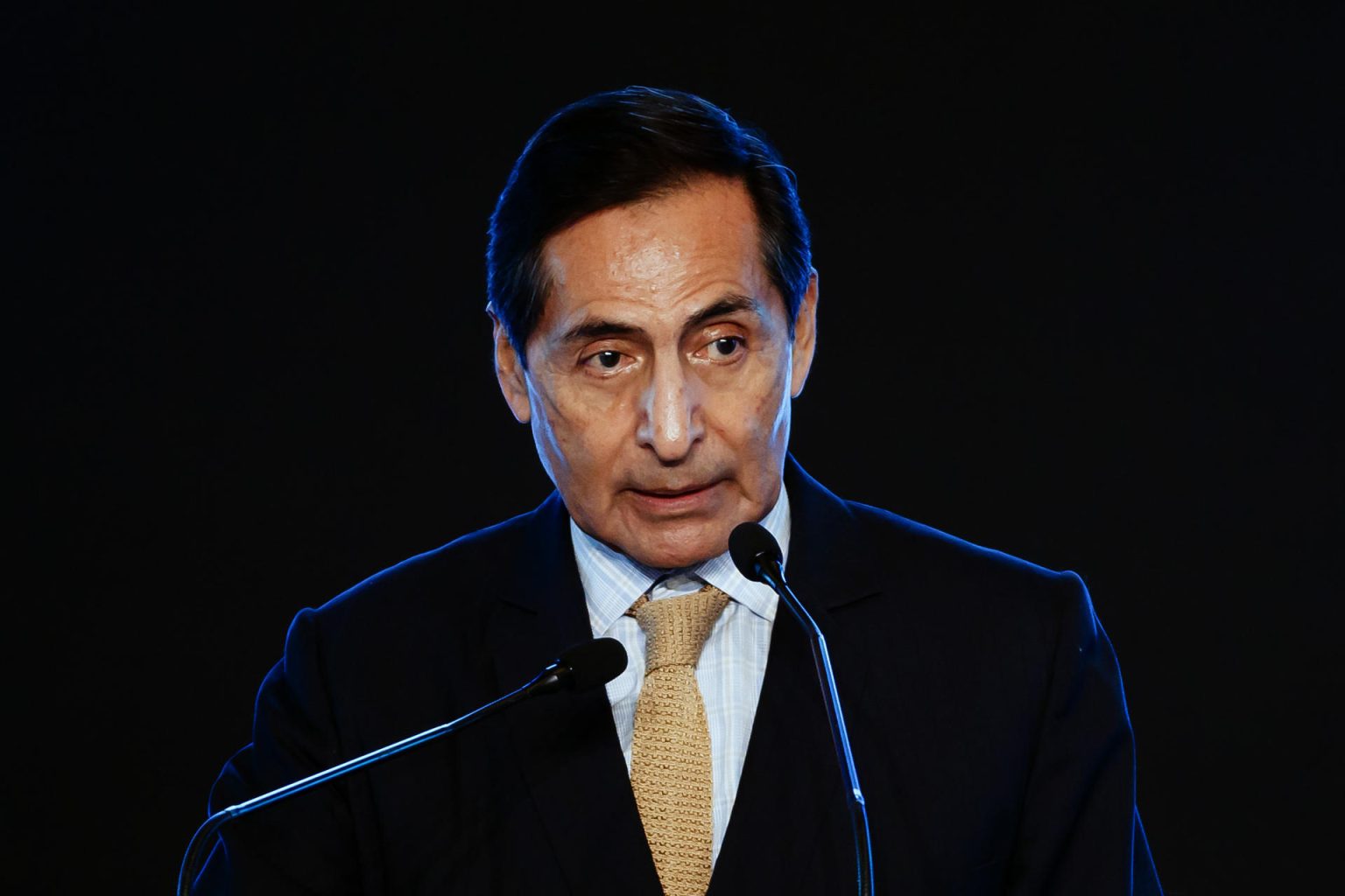 Fotografía de archivo fechada el 13 de junio de 2022 del secretario de Hacienda, Rogelio Ramírez de la O, durante una conferencia de prensa en la Ciudad de México (México). EFE/José Méndez