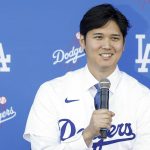 Imagen de archivo del jugador de béisbol japonés de los Angeles Dodgers Shohei Ohtani en su presentación con el equipo. EFE/EPA/CAROLINE BREHMAN