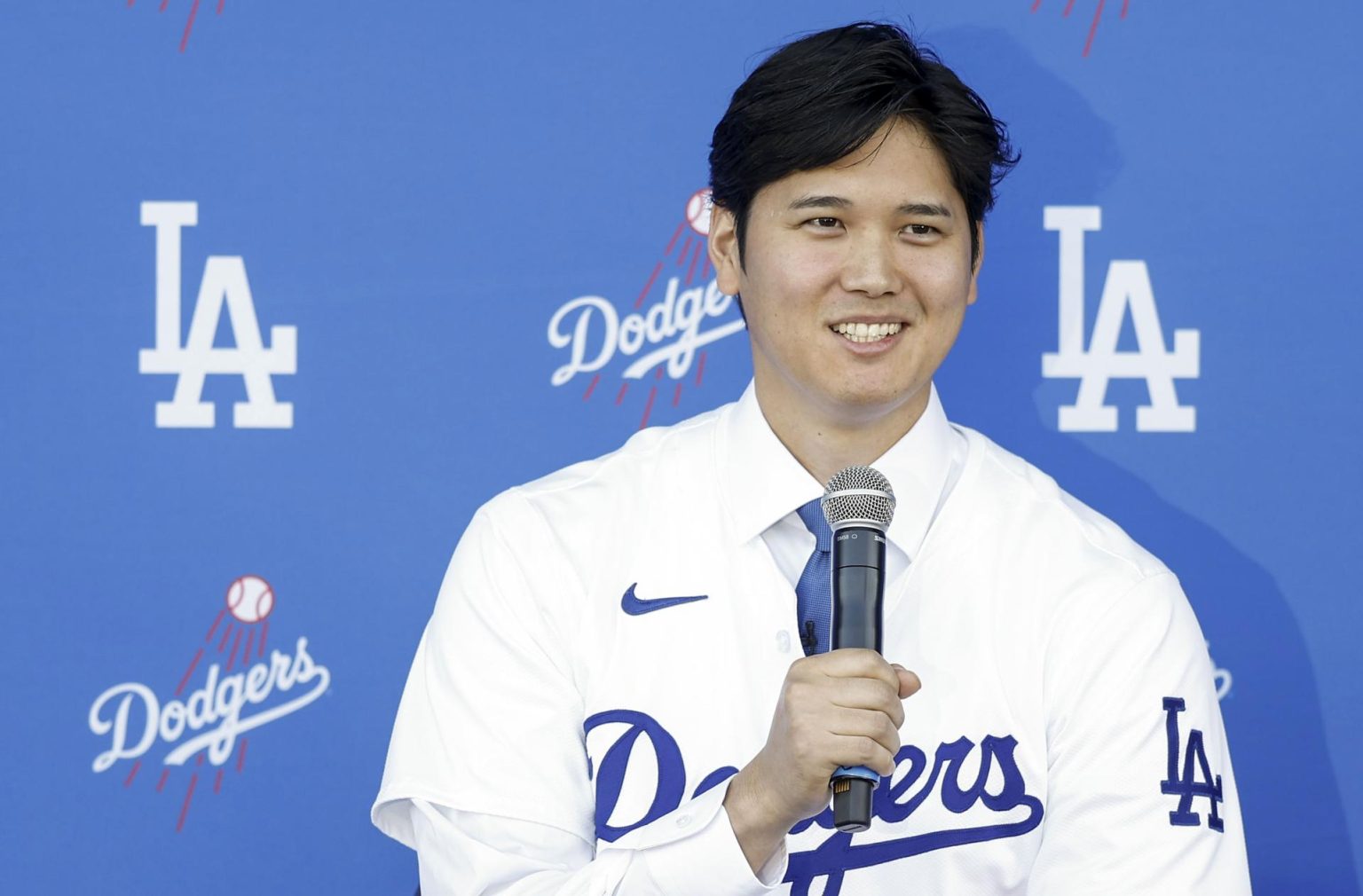 Imagen de archivo del jugador de béisbol japonés de los Angeles Dodgers Shohei Ohtani en su presentación con el equipo. EFE/EPA/CAROLINE BREHMAN