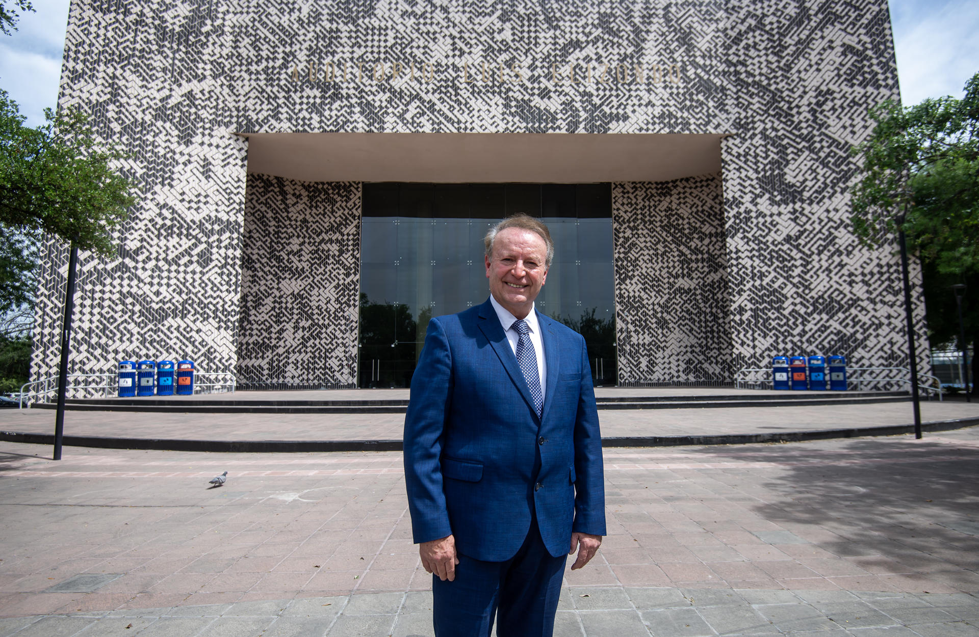 Gilberto Lozano, empresario mexicano, activista y fundador del Frente Nacional Anti-Amlo (FRENAA) posa al termino de una entrevista con EFE, el 14 de marzo de 2024, en la ciudad de Monterrey, en Nuevo León (México). EFE/Miguel Sierra
