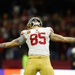 George Kittle de los San Francisco 49ers celebra hoy un touchdown contra los Arizona Cardinals. Imagen de archivo. EFE/Isaac Esquivel