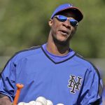 Imagen de archivo del exjardinero estrella del béisbol de las Grandes Ligas Darryl Strawberry. EFE/GARY I ROTHSTEIN