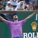 El español Carlos Alcaraz celebra tras vencer al ruso Daniill Medvedev en la final de Indian Wells, este 17 de marzo de 2024. EFE/EPA/John G. Mabanglo