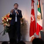 El candidato presidencial del partido Movimiento Ciudadano, Jorge Álvarez Máynez, participa durante un conversatorio en la Universidad Iberoamericana con estudiantes y profesorado este martes en la Ciudad de México (México).  EFE/Sáshenka Gutiérrez