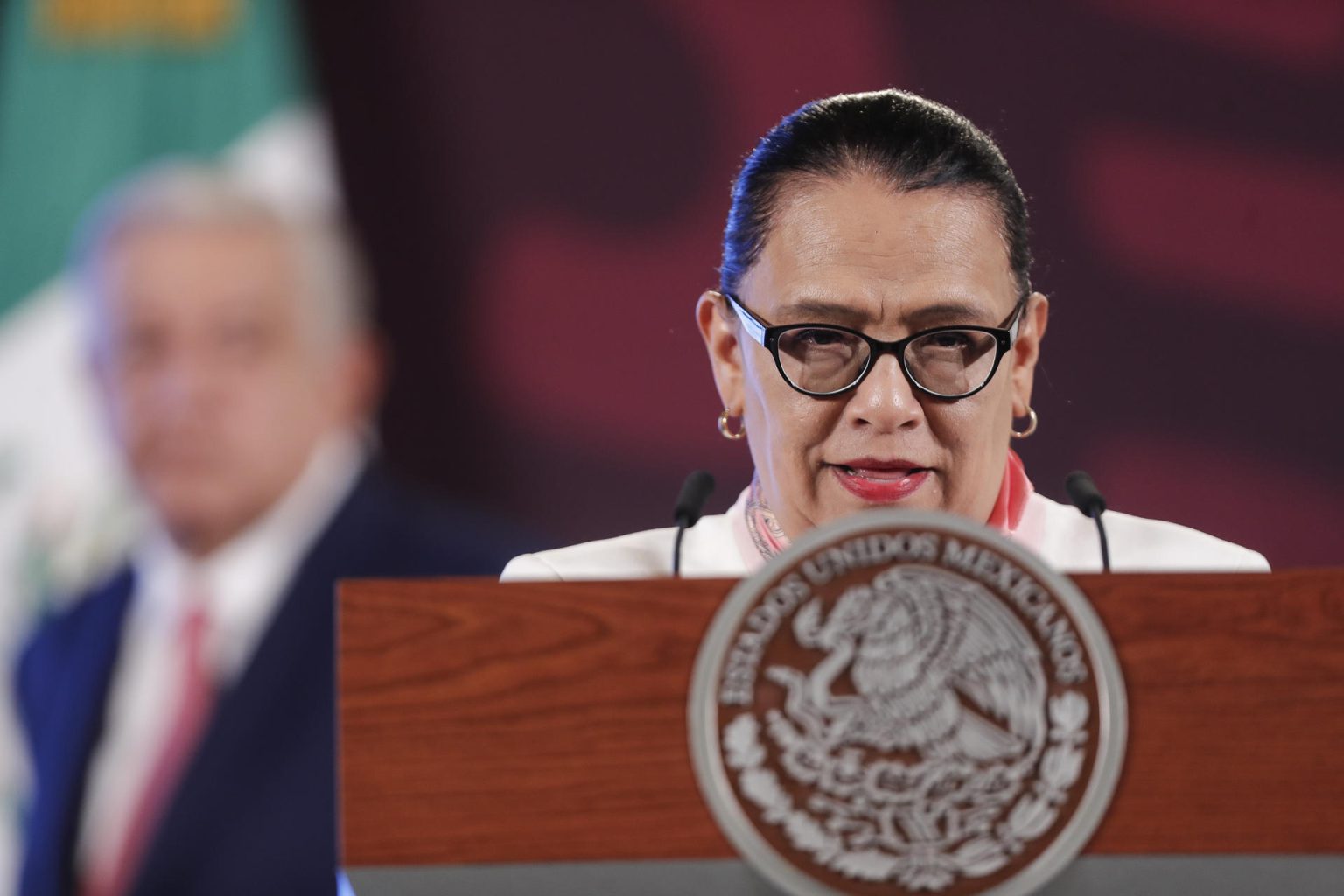 La secretaria de Seguridad y Protección Ciudadana, Rosa Icela Rodríguez, habla durante la conferencia de prensa matutina de la Presidencia este martes, en el Palacio Nacional en la Ciudad de México. (México). EFE/ Isaac Esquivel