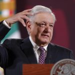 El presidente de México Andrés Manuel López Obrador habla en una rueda de prensa este miércoles, en Palacio Nacional, en la Ciudad de México (México). EFE/ Isaac Esquivel