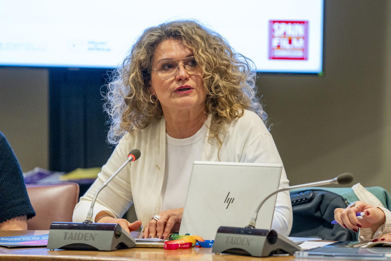 La representante de la Spain Film Comission, y directora de la oficina de Andalucía, Piluca Querol, habla durante la presentación de la primera red global de mujeres del cine y el audiovisual realizada este lunes en la sede de las Naciones Unidas en New York (EE.UU.). EFE/ Ángel Colmenares